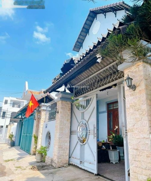 Bán biệt thự vị trí đẹp ngay tại Nguyễn Ái Quốc, Đồng Nai bán ngay với giá bàn giao chỉ 12.5 tỷ có diện tích rộng 264m2, tổng quan nhà bao gồm có 5 PN-01