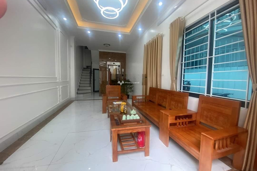 Tổng quan bên trong nhà 3 phòng ngủ, bán nhà ở có diện tích 51m2 vị trí đẹp tọa lạc ngay ở Vĩnh Phúc, Ba Đình-01