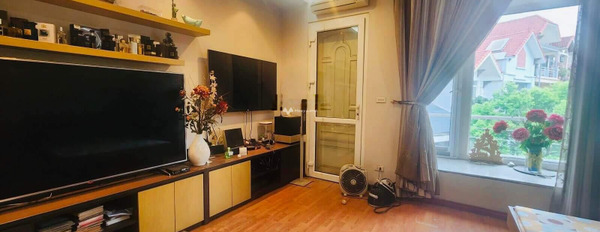 Nhà gồm 4 phòng ngủ bán nhà ở diện tích chuẩn 59m2 bán ngay với giá tốt 11.6 tỷ mặt tiền tọa lạc gần Huỳnh Thúc Kháng, Hà Nội-02