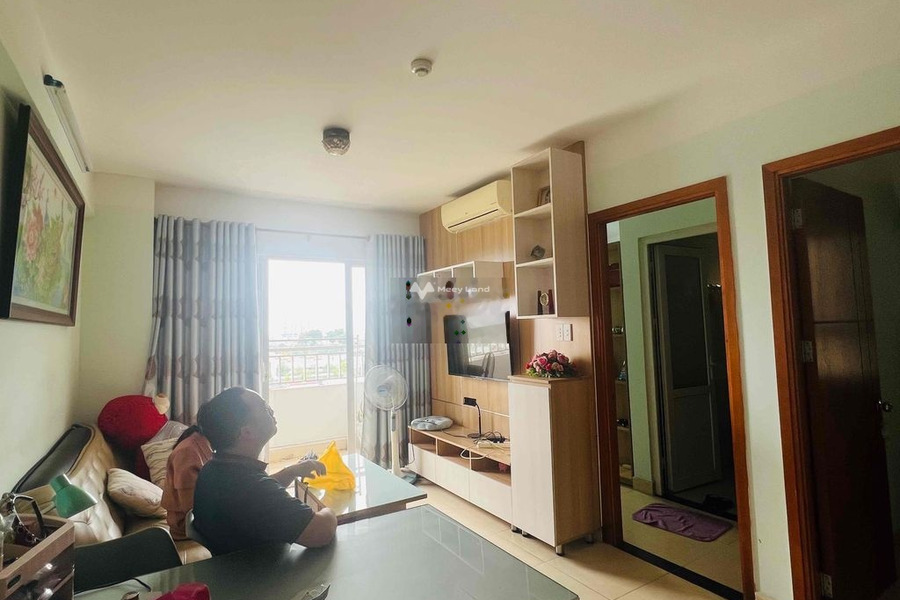 Trong căn hộ này có 2 phòng ngủ, cho thuê căn hộ vị trí đẹp tọa lạc ngay ở Linh Tây, Hồ Chí Minh, 2 WC nội thất sang trọng-01