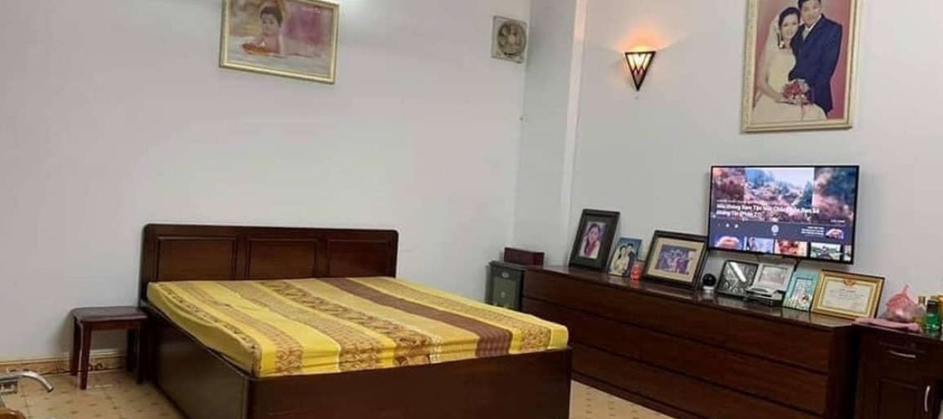 51m2, mặt phố Nguyễn Trãi, Hà Đông, đất vuông sổ đẹp, cho thuê 25 triệu/tháng từ rất lâu rồi