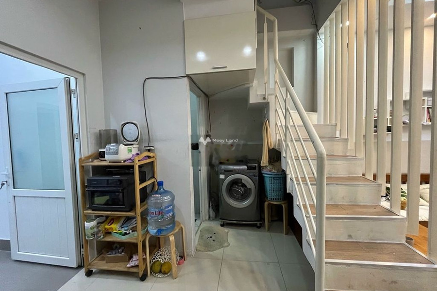 Giá 10.5 triệu/tháng, cho thuê nhà diện tích thực là 44m2 mặt tiền nằm ngay ở Lê Văn Lương, Quận 7, trong nhà này gồm 3 phòng ngủ, 2 WC khu vực dân cư-01