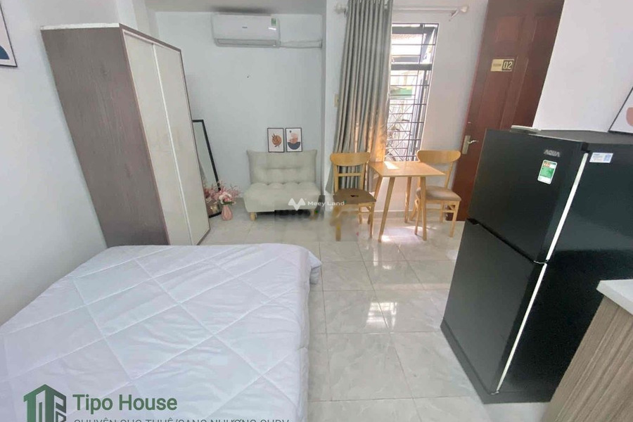 Vị trí thuận tiện Trần Kế Xương, Phường 7 cho thuê nhà giá thuê rẻ 35 triệu/tháng, trong nhà nhìn chung gồm có 10 phòng ngủ, 6 WC-01