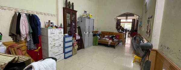 Bán nhà mặt tiền tọa lạc trên Nguyễn Đăng, Bắc Ninh bán ngay với giá đàm phán 6.8 tỷ có diện tích chung 91m2 trong nhà này có 4 PN-02