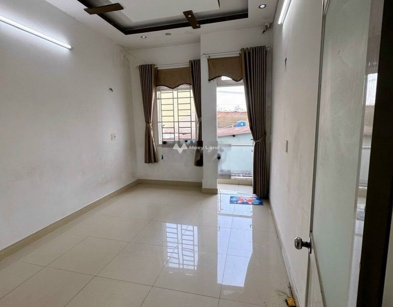 Có diện tích sàn 43m2, cho thuê nhà ở vị trí thuận lợi ngay tại Nguyễn Duy Cung, Phường 12, ngôi nhà này gồm 2 phòng ngủ, 2 WC liên hệ chính chủ-01
