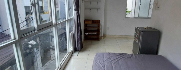 Cho thuê phòng trọ Quận 1, Hồ Chí Minh, tổng quan ở trong nhà gồm 1 phòng ngủ, 1 WC vị trí thuận lợi-03
