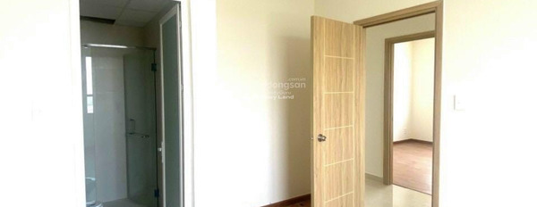 Trong căn hộ bao gồm có 3 PN, bán căn hộ vị trí đẹp ngay Quận 8, Hồ Chí Minh, trong căn hộ có tổng cộng 3 PN, 2 WC vào ở ngay-03