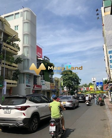 Bán nhà ở có diện tích 160m2, mặt tiền nằm ngay tại Trần Hưng Đạo, Hồ Chí Minh