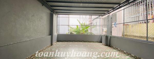 Cho thuê nhà ở Đà Nẵng - Nhà đẹp 2 tầng, diện tích 100m2, 3 phòng ngủ, có sân trước nhỏ để xe-03