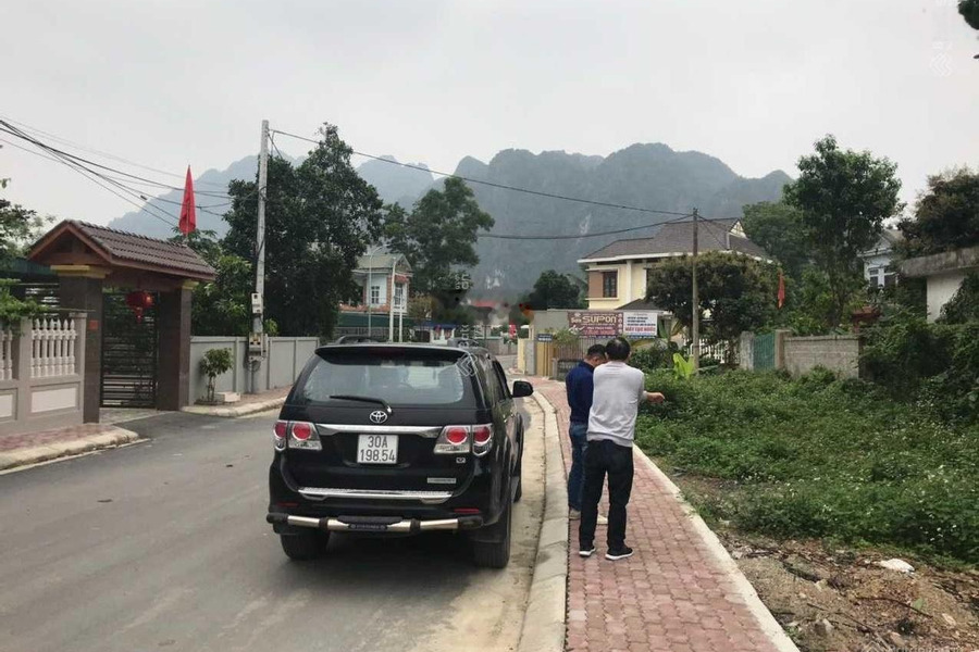 Chính chủ cần bán mảnh đất mặt đường trung tâm thị trấn Chi Nê, sát cổng bệnh viện Đa Khoa Lạc Thủy -01