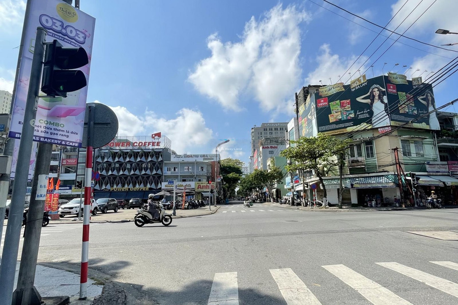 Diện tích chuẩn 126m2 bán nhà vị trí mặt tiền ở Phan Châu Trinh, Hải Châu hướng Đông - Nam trong nhà bao gồm có 4 phòng ngủ 3 WC liên hệ chính chủ-01