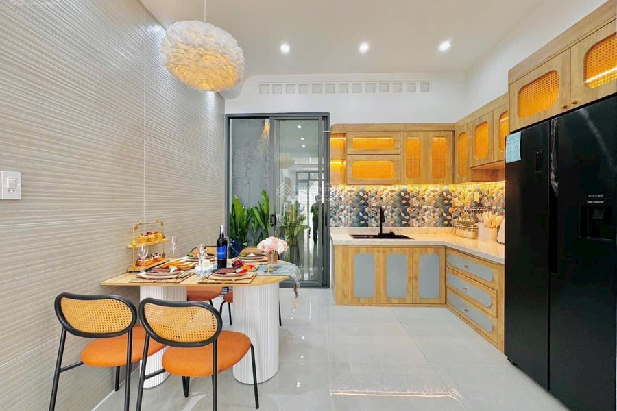 Nhà bao gồm 2 phòng ngủ bán nhà diện tích chuẩn 37.1m2 vị trí đặt tại trung tâm Quận 6, Hồ Chí Minh-01