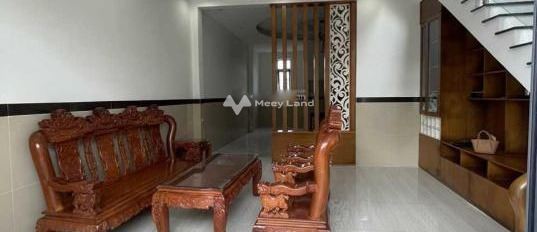 Cho thuê nhà ở có một diện tích là 100m2 giá thuê khoảng 10 triệu/tháng vị trí nằm ngay ở Nguyễn Đức Thuận, Thủ Dầu Một-03