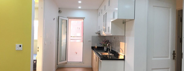 Cho thuê căn hộ 2 phòng ngủ tại đường Hoàng Quốc Việt, Nghĩa Đô, Cầu Giấy. Giá 10 triệu/tháng-03