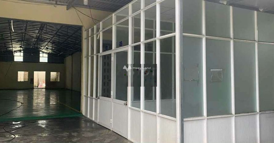 Vị trí mặt tiền ngay ở Dĩ An, Bình Dương cho thuê sàn văn phòng có diện tích 450m2-01