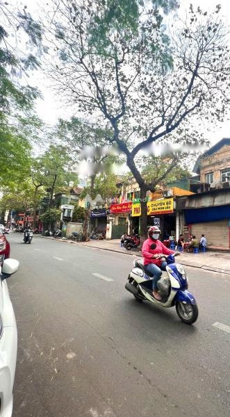 Có diện tích chính 46m2 bán nhà vị trí nằm ở Cao Bá Quát, Hà Nội trong nhà này thì có 4 PN cảm ơn bạn đã đọc tin.-01