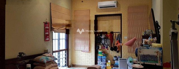 DT 45m2 bán nhà ở vị trí mặt tiền ngay Hàng Đào, Hà Nội trong nhà này thì có 6 PN 5 WC liên hệ chính chủ-02