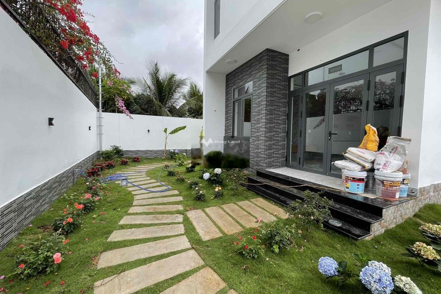 Bán nhà ở có diện tích gồm 717m2 bán ngay với giá cực rẻ từ 4.9 tỷ vị trí đặt ở Cư Êbur, Đắk Lắk-01