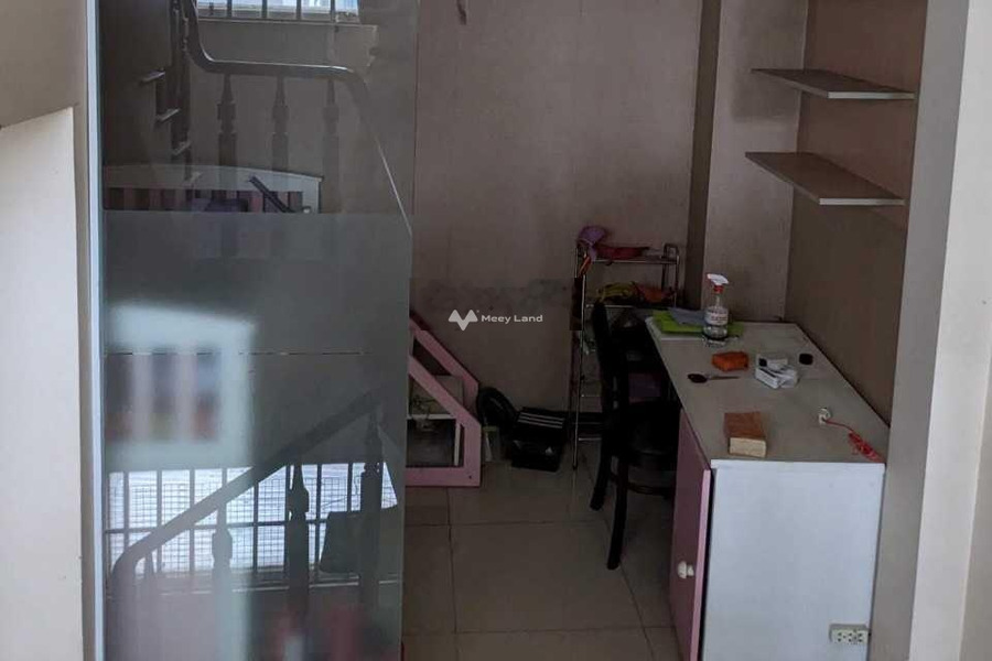 Có diện tích chuẩn 48m2, cho thuê nhà ở vị trí hấp dẫn Quận 10, Hồ Chí Minh, nhà gồm 5 PN, 5 WC sổ hồng chính chủ-01