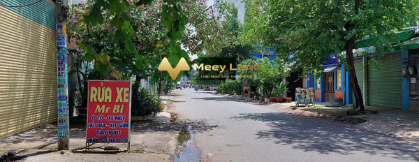 Có dt gồm 120 m2 bán nhà vị trí đẹp tọa lạc ngay ở Đường Nguyễn Thị Sóc, Hồ Chí Minh khách có thiện chí liên hệ ngay.-02