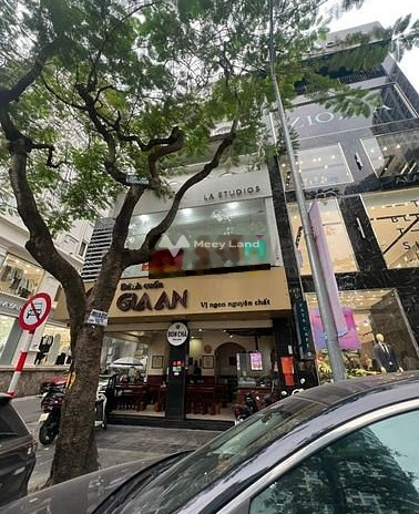 Khoảng 325m2 cho thuê cửa hàng mặt tiền tọa lạc ngay tại Hai Bà Trưng, Hà Nội thuê ngay với giá khủng 55 triệu/tháng thích hợp kinh doanh