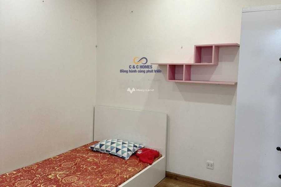 Trong căn hộ tổng quan gồm 2 phòng ngủ, cho thuê căn hộ vị trí thuận lợi nằm tại Minh Khai, Hà Nội, 2 WC không tiếp trung gian-01