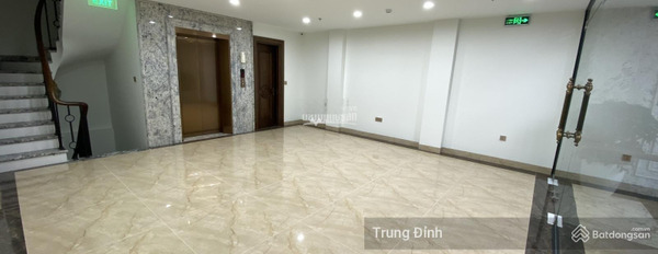 Cho thuê nhà mặt tiền tọa lạc ở Dịch Vọng, Hà Nội, thuê ngay với giá khoảng từ 55 triệu/tháng với diện tích chuẩn 80m2, ngôi nhà có tổng 6 phòng ngủ-03
