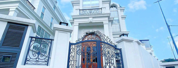 Chính chủ cần bán gấp 4 căn biệt thự King Crown, mặt tiền đường Nguyễn Văn Hưởng Thảo Điền, Quận 2 -02