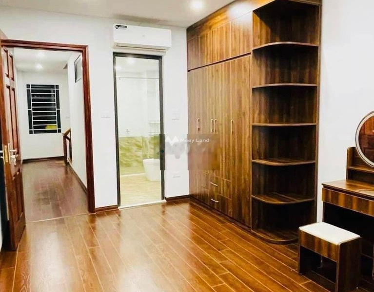 Vị trí đặt tọa lạc ở Long Biên, Hà Nội bán nhà bán ngay với giá mua liền chỉ 6.7 tỷ tổng quan nhà này gồm 3 phòng ngủ 4 WC-01