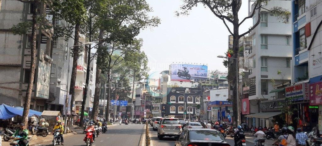 Giá khoảng 90 triệu/tháng, cho thuê nhà diện tích rộng 108m2 vị trí thuận lợi ở Quận 1, Hồ Chí Minh nội thất hiện đại