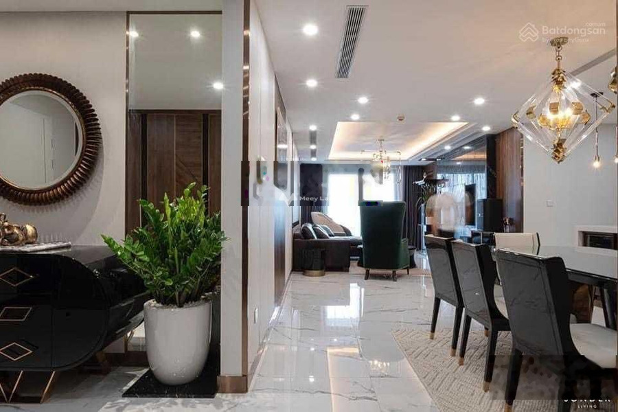 Căn hộ gồm 3 phòng ngủ, bán căn hộ hướng Nam vị trí đặt tọa lạc tại Phạm Hùng, Hà Nội, căn hộ nhìn chung gồm có 3 PN, 2 WC dọn vào ở ngay-01