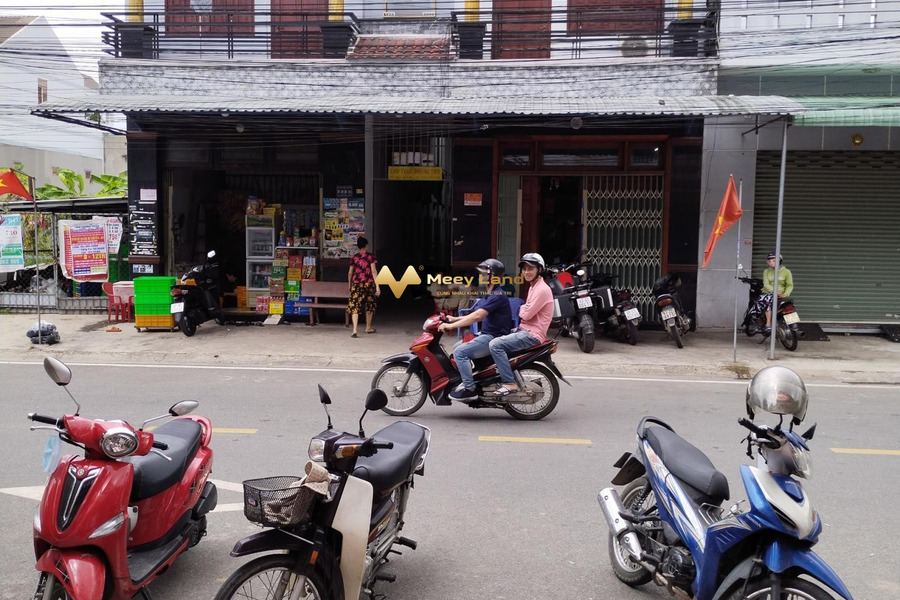 Tọa lạc VSIP 1 bán nhà tọa lạc ngay Phường Bình Hòa, Thị Xã Thuận An vào ở luôn giá cực rẻ 8.4 tỷ có dt chung là 300 m2-01