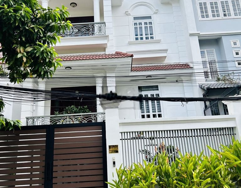 Villa Phổ Quang, 8x20m 1 trệt 2 lầu + gác mái cho thuê -01