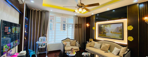 Tổng quan trong nhà 4 phòng ngủ bán nhà giá bán đề cử từ 5.95 tỷ diện tích chuẩn 42m2 tọa lạc ở Hoàng Văn Thái, Thanh Xuân-02
