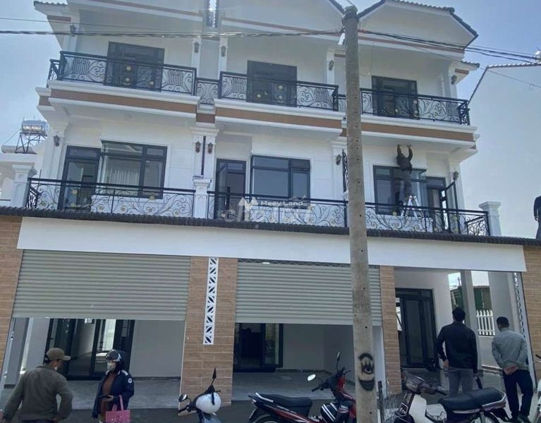 Nhà 4 phòng ngủ bán nhà ở có diện tích rộng 70m2 giá bán đàm phán chỉ 3.9 tỷ vị trí đặt gần Đà Lạt, Lâm Đồng-01