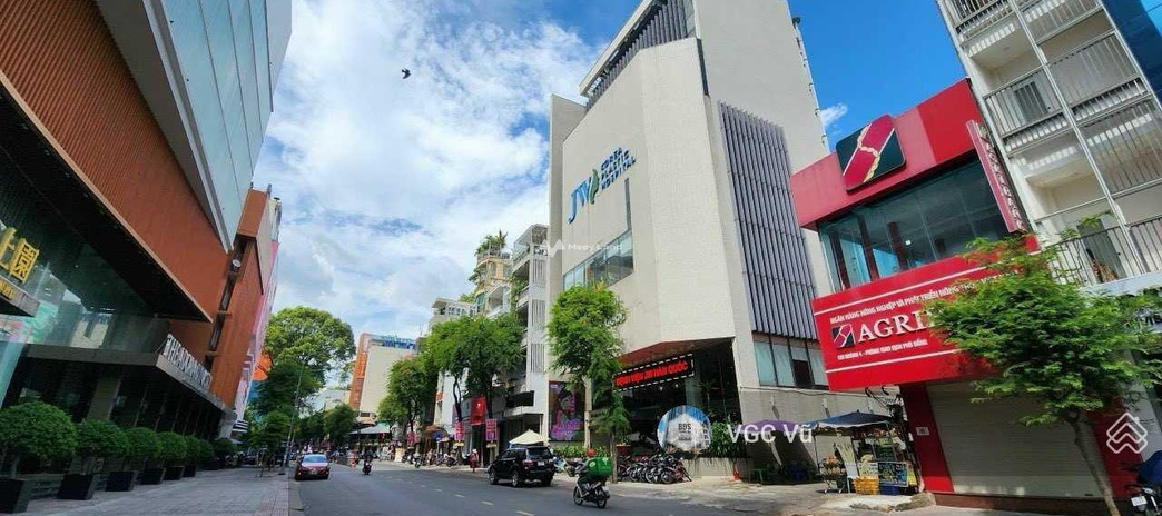 Bán nhà ở diện tích rộng 397m2 giá bán chỉ 90 tỷ tọa lạc ngay trên Đồng Nai, Hồ Chí Minh