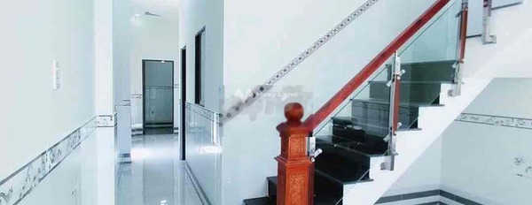 Có diện tích 100m2 bán nhà mặt tiền tọa lạc ngay tại Đinh Đức Thiện, Cần Đước hướng Bắc trong nhà này thì có 4 PN 2 WC hãy nhấc máy gọi ngay-02