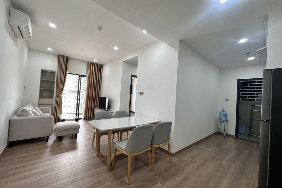 Trong căn hộ tổng quan gồm có 2 phòng ngủ, cho thuê căn hộ vị trí thuận lợi ở Bình Thạnh, Hồ Chí Minh, 2 WC gọi ngay!-01