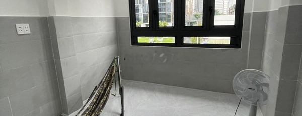 Nhà Mới 100m2 7 Tầng Mặt Tiền Q4 Giá 5,6 Tỷ, Cách Chợ Bến Thành 800m -02