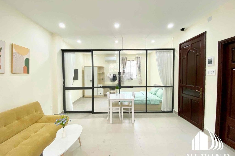 Cho thuê chung cư trong căn hộ nhìn chung bao gồm Nội thất cao cấp mặt tiền tọa lạc ở Cầu Kho, Quận 1 thuê ngay với giá siêu mềm chỉ 9.8 triệu/tháng-01