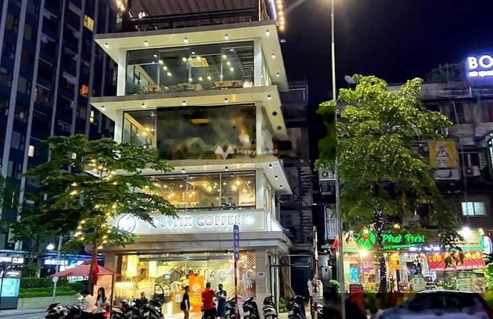 Cho thuê nhà ở với diện tích là 150m2 giá thuê cực mềm từ 180 triệu/tháng vị trí mặt tiền tọa lạc tại Ô Chợ Dừa, Hà Nội