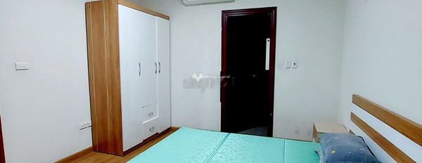 Căn hộ này gồm có 2 phòng ngủ, cho thuê căn hộ vị trí trung tâm Yên Hòa, Hà Nội, 2 WC lh biết chi tiết-03