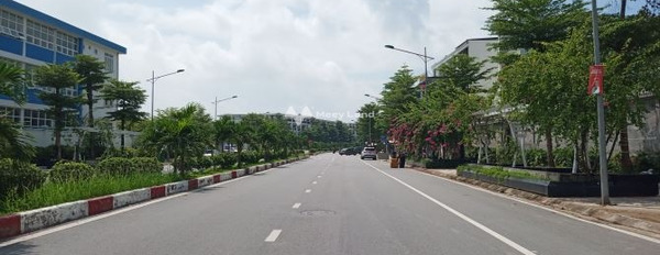 6 PN, bán biệt thự có diện tích khoảng 105m2 bán ngay với giá cơ bản 7.8 tỷ vị trí đặt vị trí ở Quang Trung, Hà Nội, với lộ chính rộng 35 mét-03