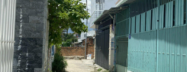 Giá 2.6 tỷ bán nhà có diện tích gồm 97.7m2 vị trí ngay trên Nha Trang, Khánh Hòa tổng quan căn này có 2 phòng ngủ, 3 WC cảm ơn đã xem tin-03