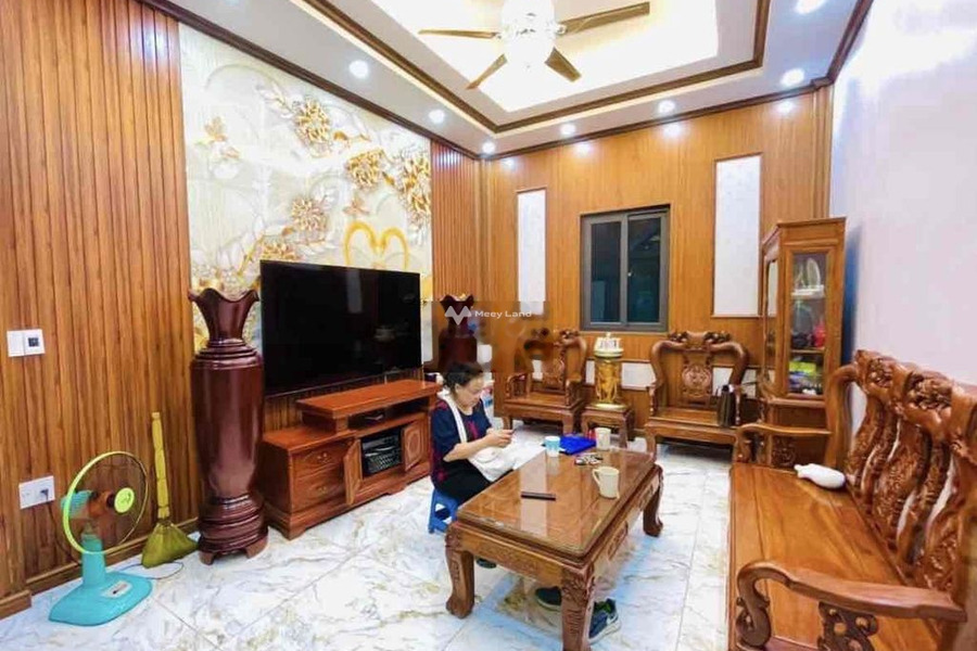 Căn nhà bao gồm có 4 phòng ngủ bán nhà bán ngay với giá cực rẻ 7.8 tỷ có diện tích chính 53m2 vị trí đặt ở trung tâm Thanh Xuân, Hà Nội-01
