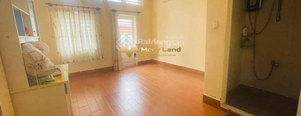 Giá 2.95 tỷ bán nhà có diện tích chung là 20m2 nằm tại Đường Hiệp Nhất, Hồ Chí Minh ngôi nhà bao gồm 2 phòng ngủ, 3 WC hỗ trợ mọi thủ tục miễn phí, gi...-02