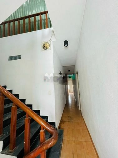 Cho thuê nhà với diện tích chuẩn 190m2 vị trí mặt tiền ngay ở Ngũ Hành Sơn, Đà Nẵng giá thuê cơ bản 50 triệu/tháng, nhìn chung gồm có 4 PN, 4 WC-01