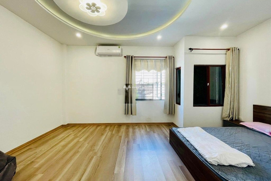 Trong nhà có tổng 3 phòng ngủ, cho thuê nhà ở với diện tích thực 60m2 giá thuê hấp dẫn 11 triệu/tháng trong Hàm Nghi, Đà Nẵng-01