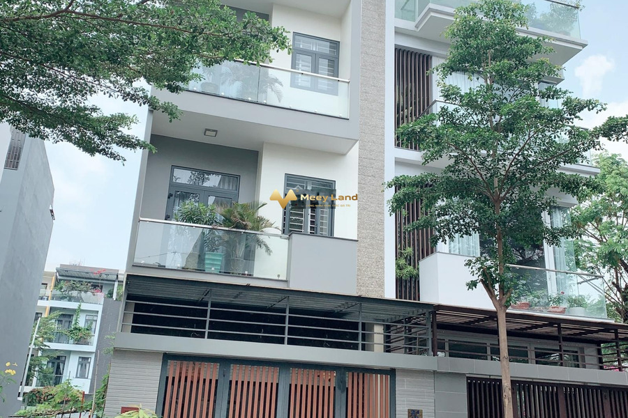 Vị trí hấp dẫn nằm ở Đào Trí, Phú Thuận bán nhà giá bán mua ngay 11.9 tỷ trong căn này thì có 5 phòng ngủ 5 WC-01