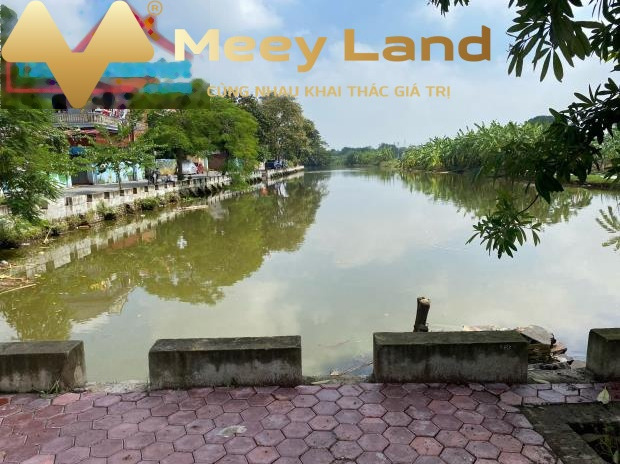 Khoảng 2.27 tỷ bán đất dt đúng với trên ảnh 70m2 vị trí thuận lợi nằm ở Xã Phú Thị, Huyện Gia Lâm